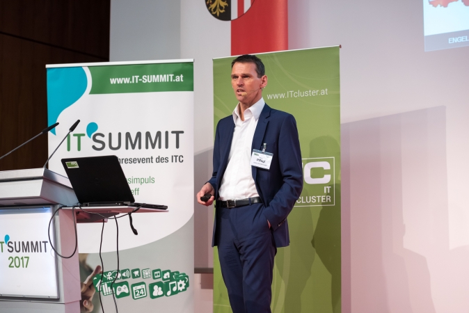 Thomas Pflügl - IT-SUMMIT 2017